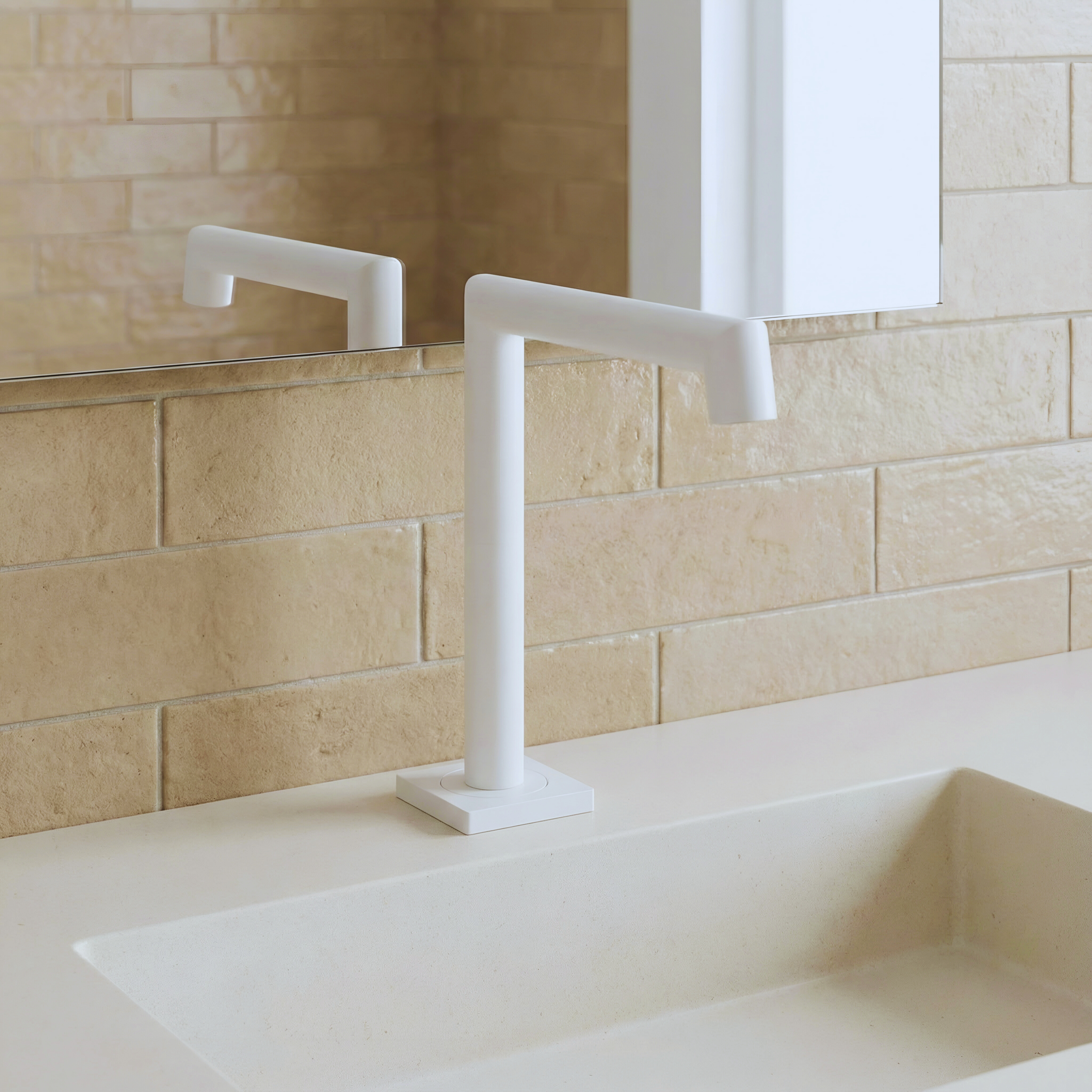 Fontana FlowSense Edition Matte White Modern Touchless Bathroom Faucet