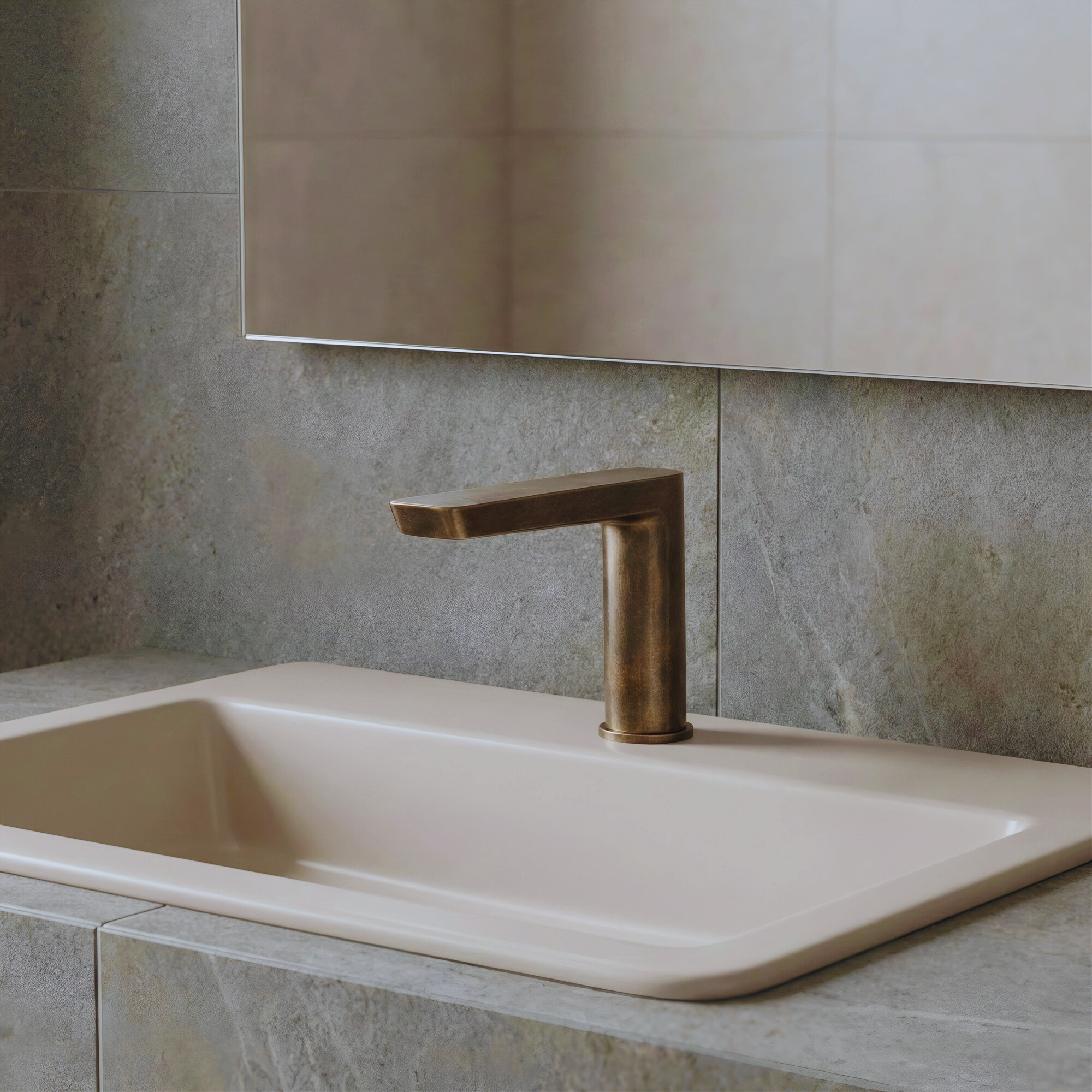 FontanaLyric MotionEdge Antique Hammered Motion Faucet